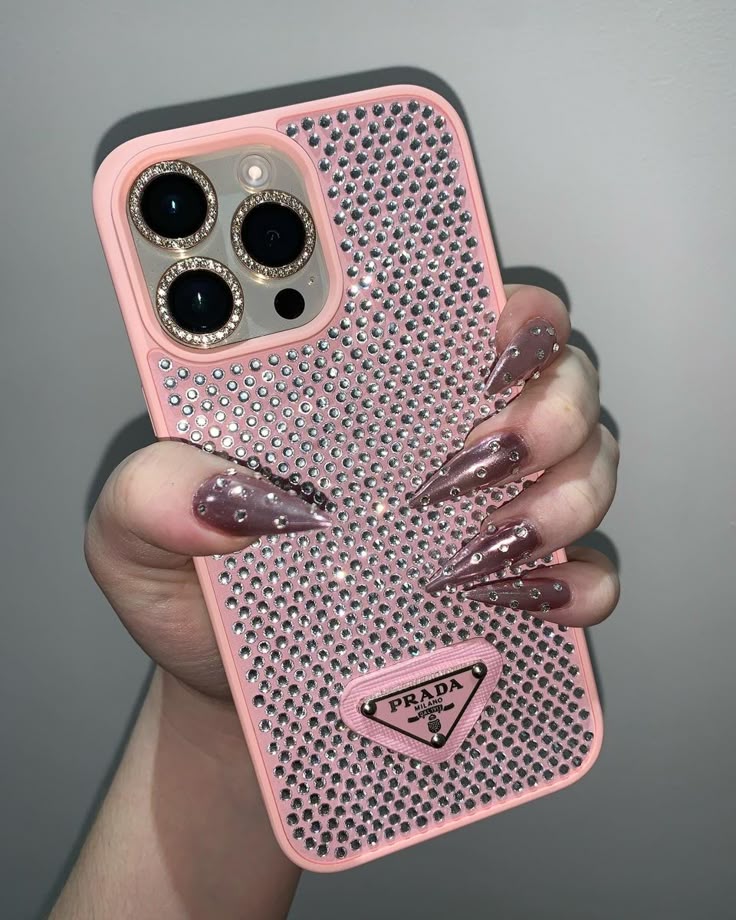 Coque P rose iPhone 16