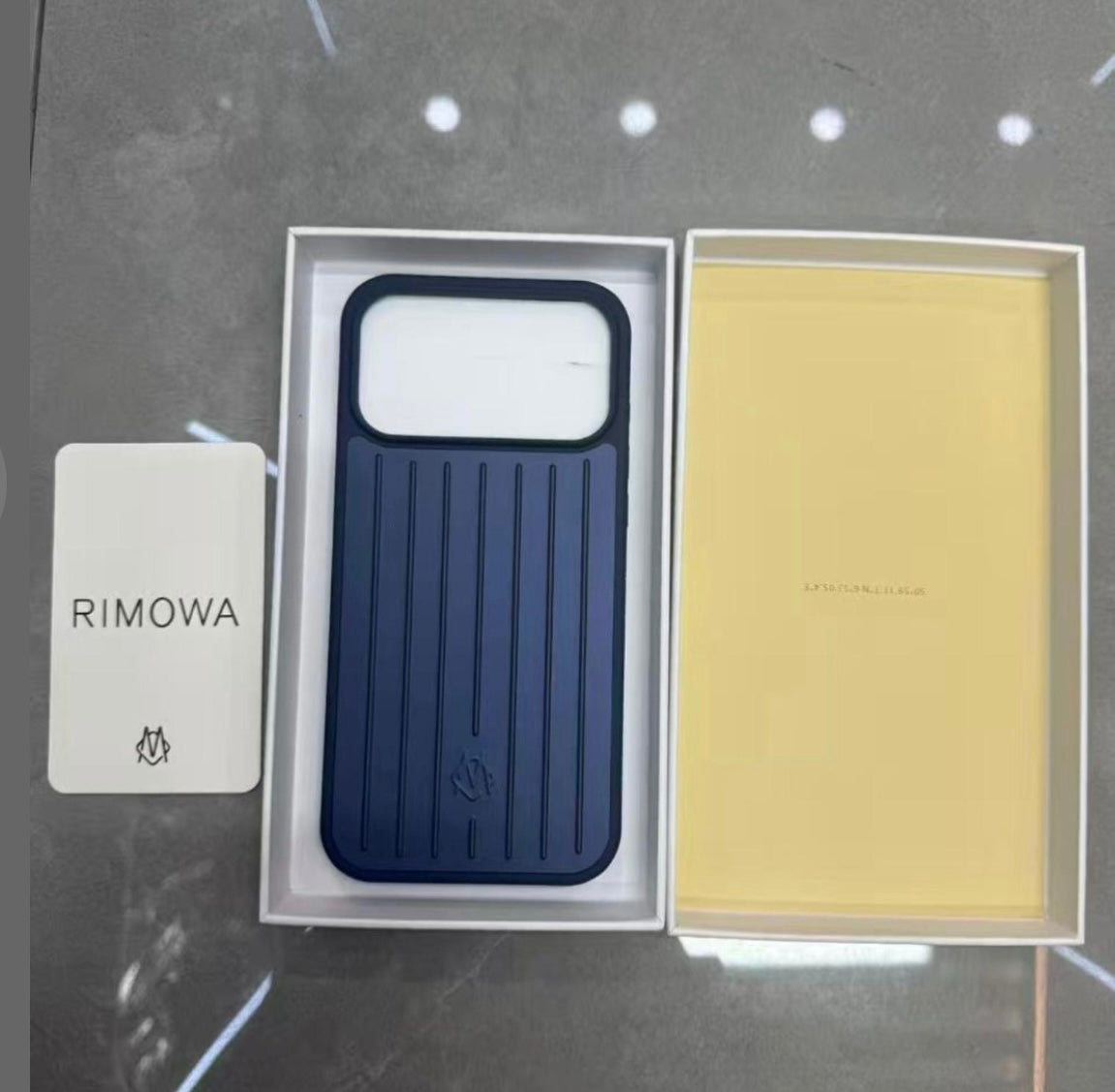 Coque RMW bleu 17 pro