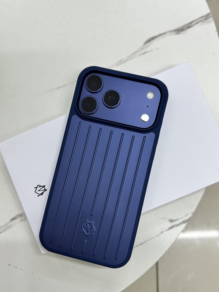 Coque RMW bleu nuit 17 pro Max